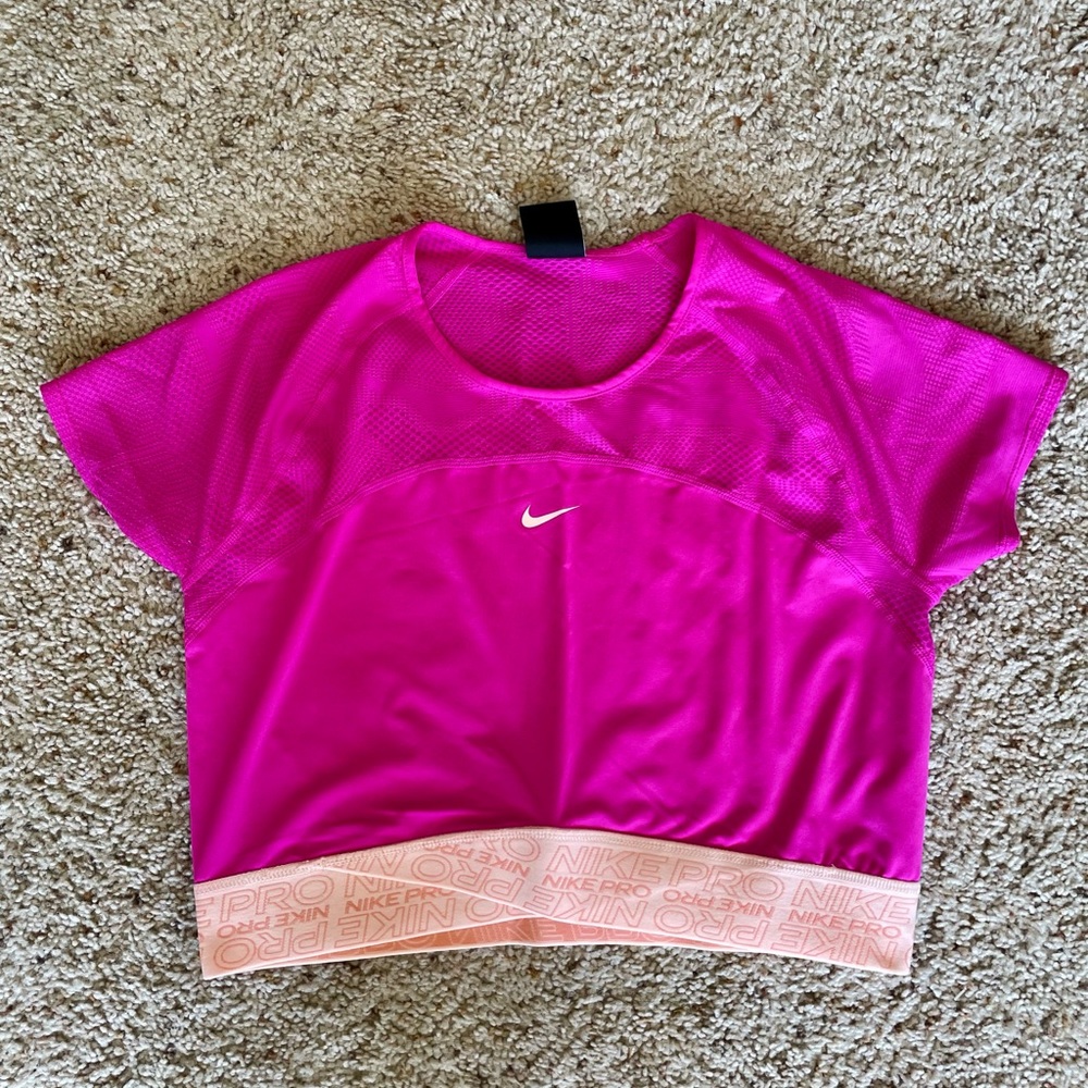 Nike workout top